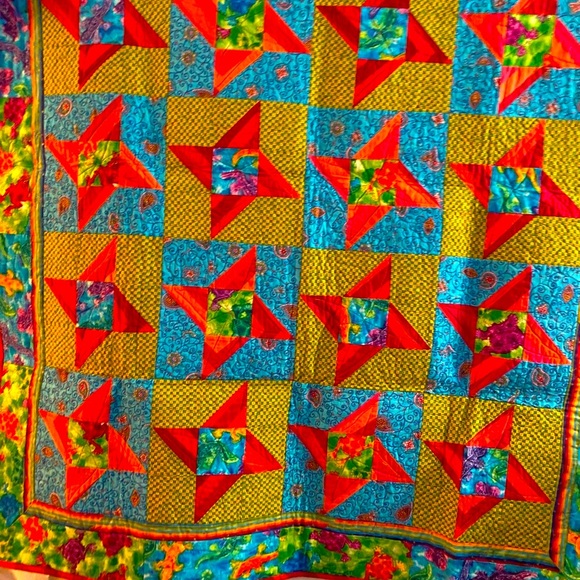 Beautiful handmade crib quilt or wall hanging - Picture 10 of 11